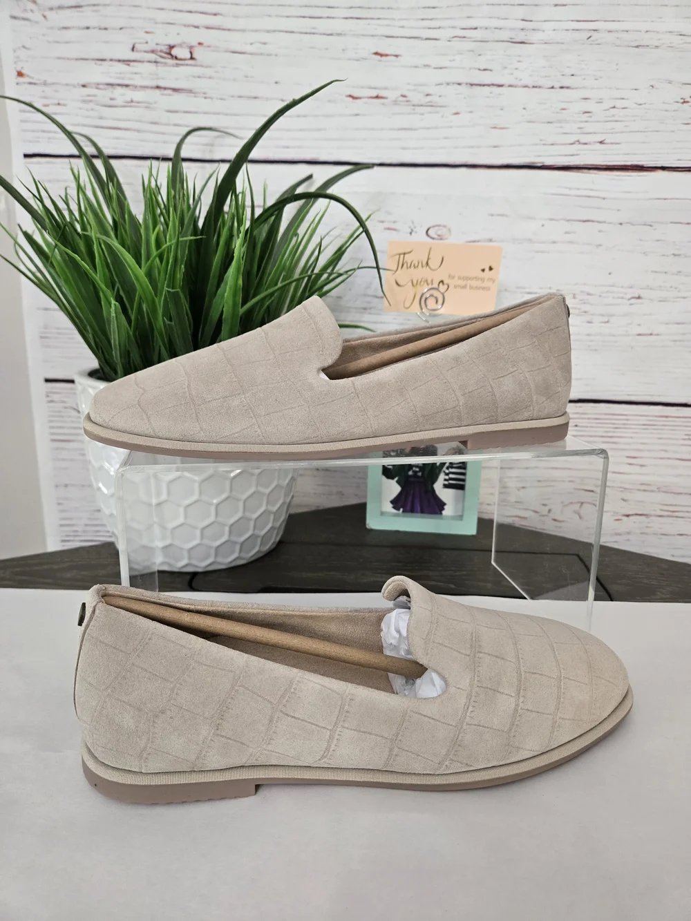 NWOB Vionic Milla Loafers Women's 7.5 Beige Suede Slip On Comfort Flats